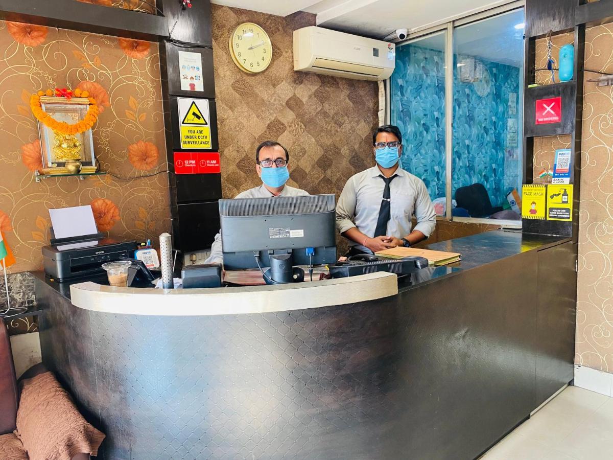 Hotel The Avenue Gamharia Екстер'єр фото
